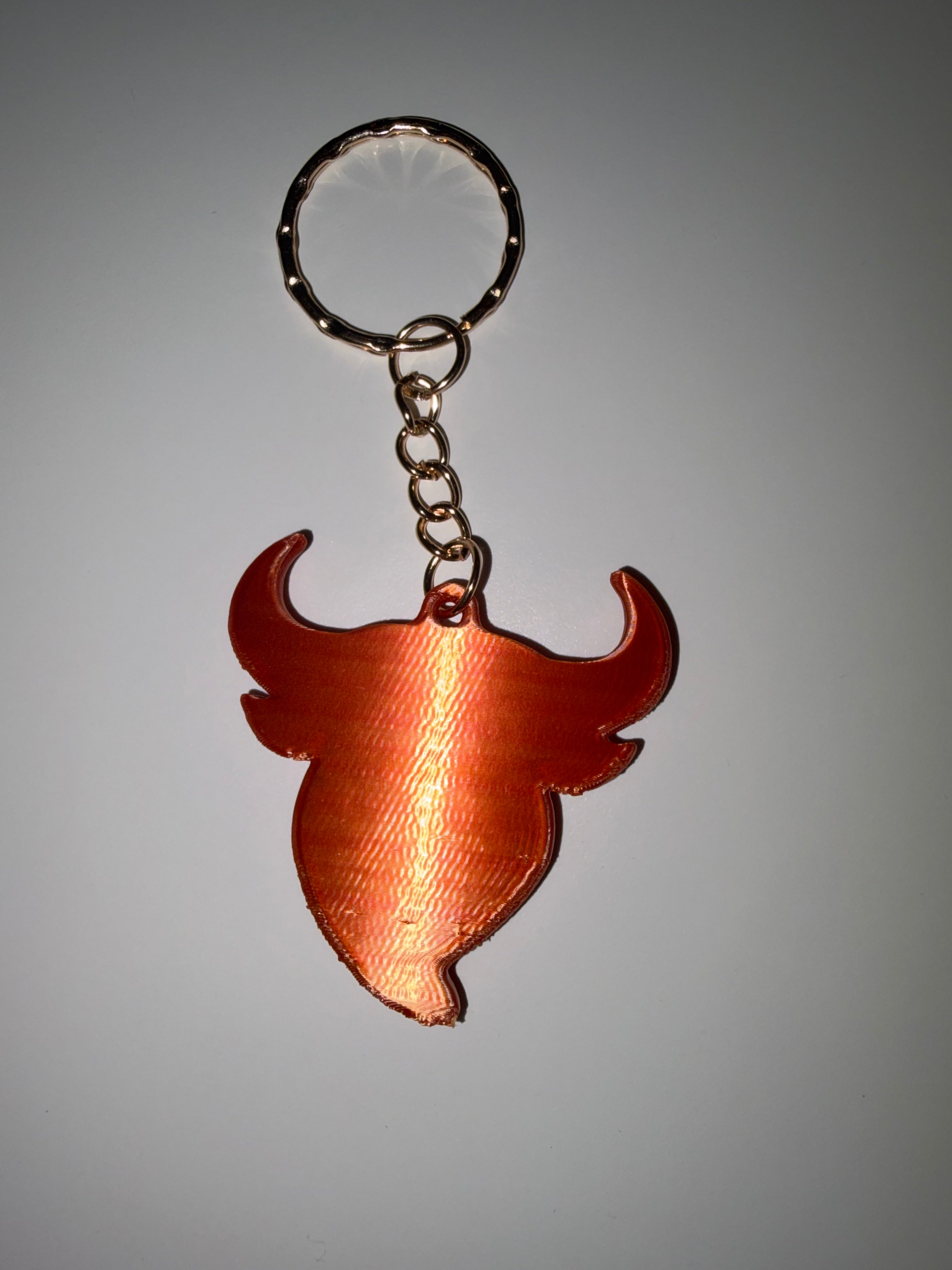 Stier Schlüsselanhänger 3D-gedruckt – Bullenkopf Anhänger – Geschenk für Stier-Fans – Rot Gold