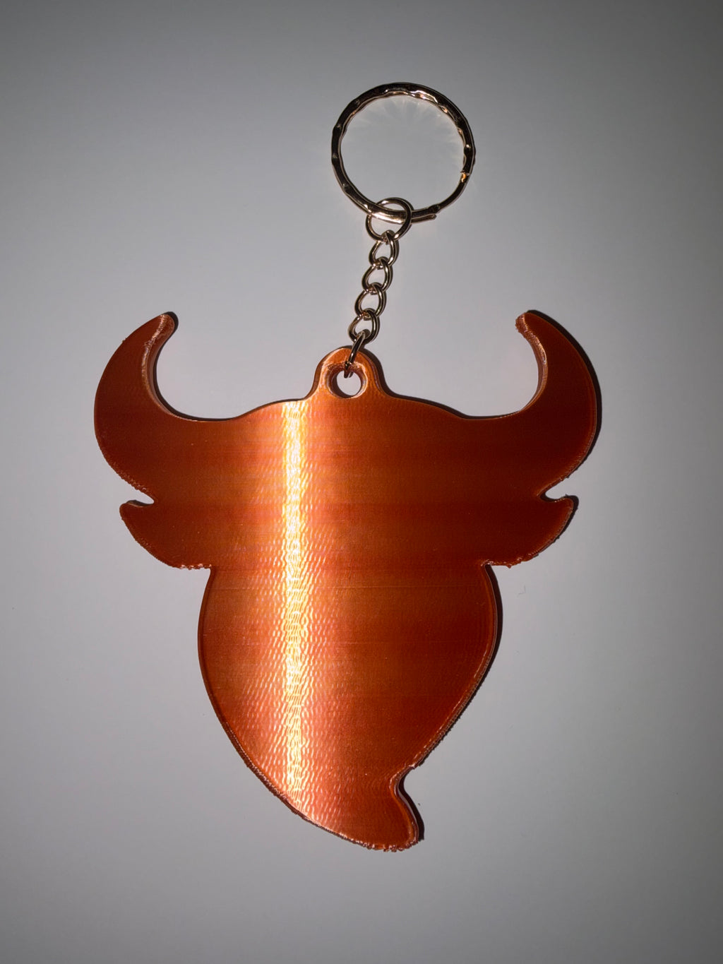 Stier Taschenanhänger 8 cm – 3D-gedruckter Bullenkopf – Rot Gold
