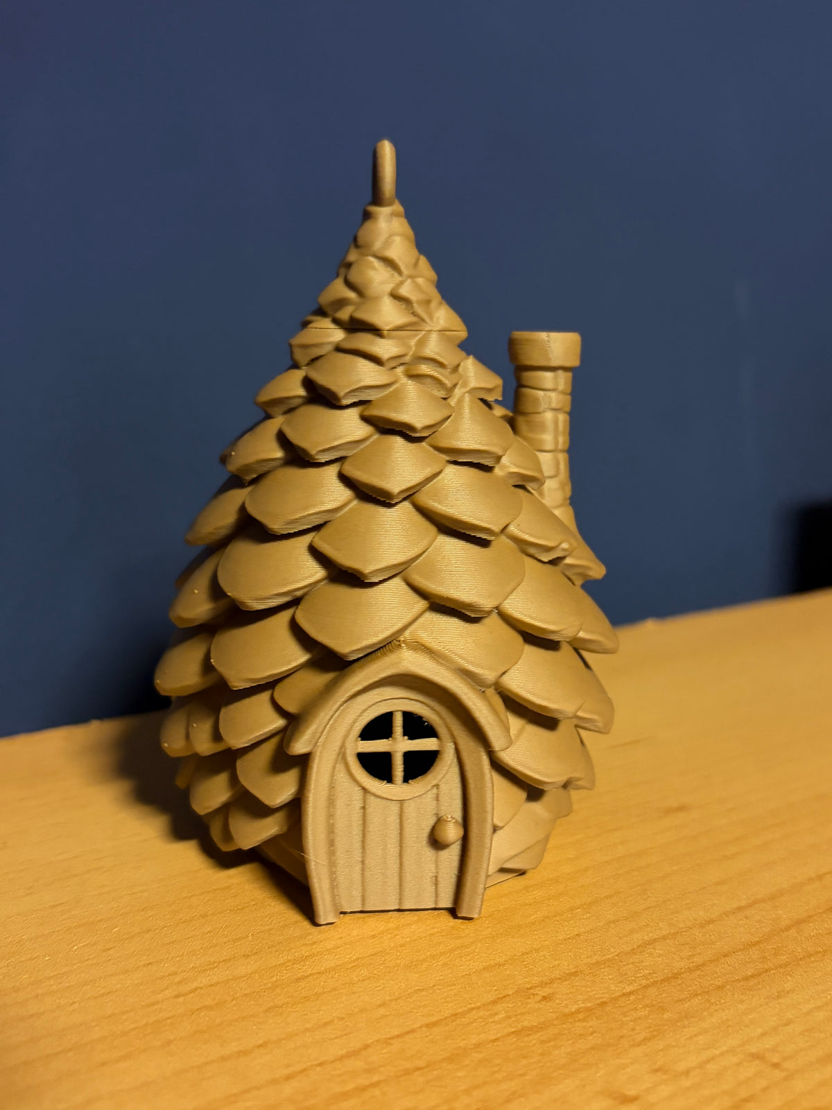 Wichtelhaus 11 cm – 3D-gedrucktes Tannenhaus für LED-Licht