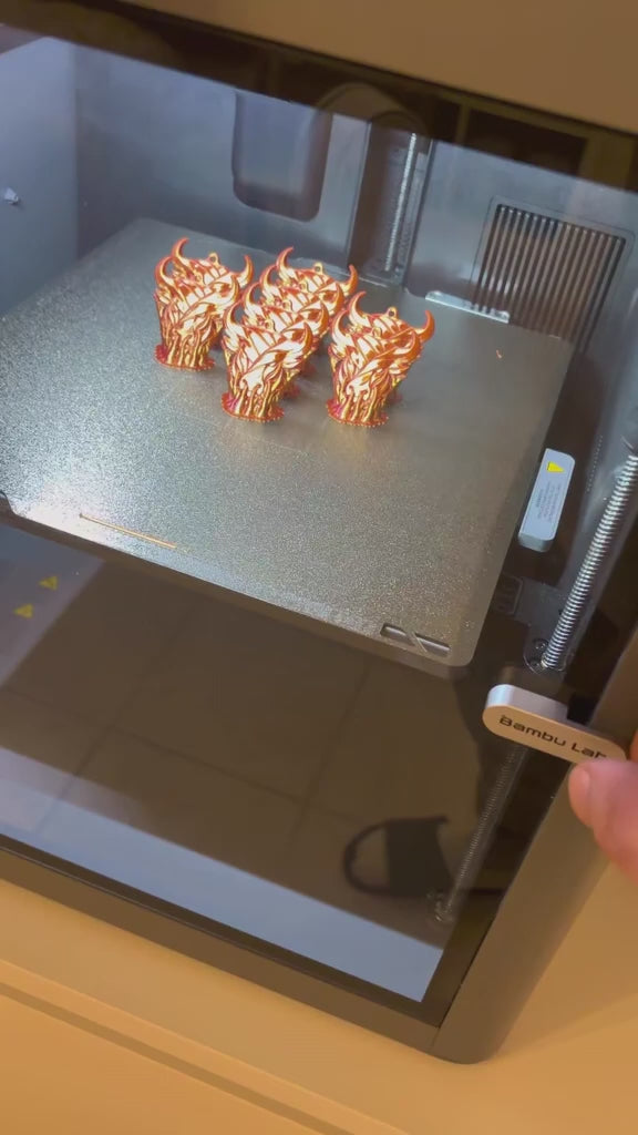 Stier Schlüsselanhänger 3D-gedruckt – Bullenkopf Anhänger – Geschenk für Stier-Fans – Rot Gold
